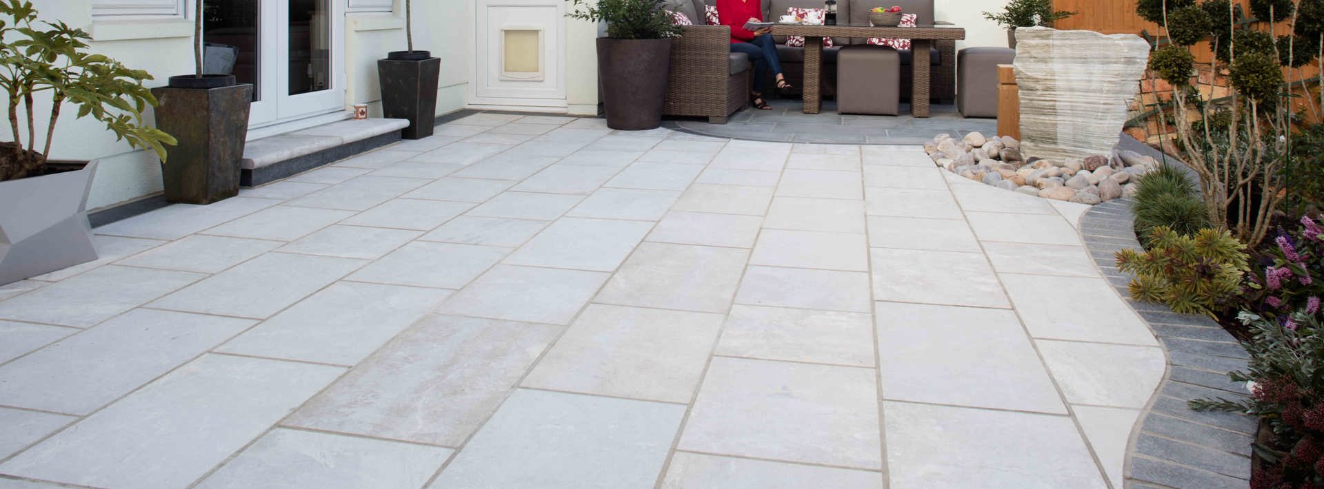 Five steps to choosing garden paving from the comfort of your home Hero Image